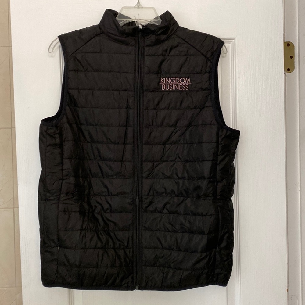 Core 365 with  separate storage pouch and Audio Port inside the vest